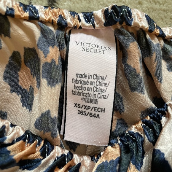 Victoria’s Secret Leopard Pajamas Set XS - Picture 4 of 5